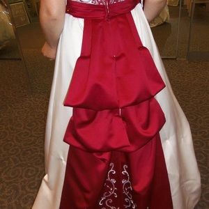 SAMPLE Sale - Daisy - Aline Wedding Dress